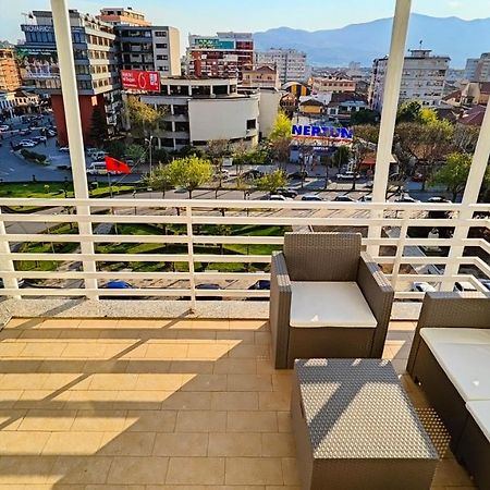 Appartamento Aria Con Vista Sul Teatro Migjeni Shkoder Bagian luar foto